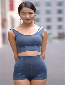 www.250.com-美女脱了精光让男生摸动态视频