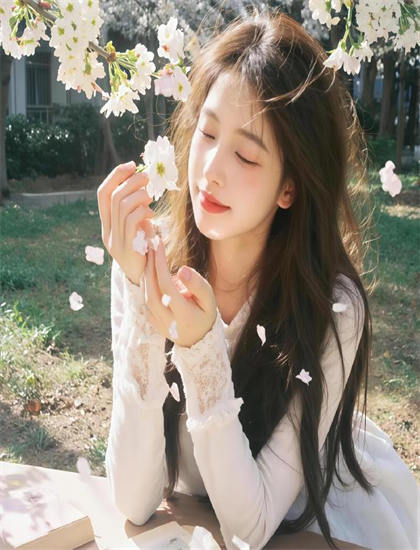 帝国快播_诱人的女老板中文字幕_好雨时节在线观看